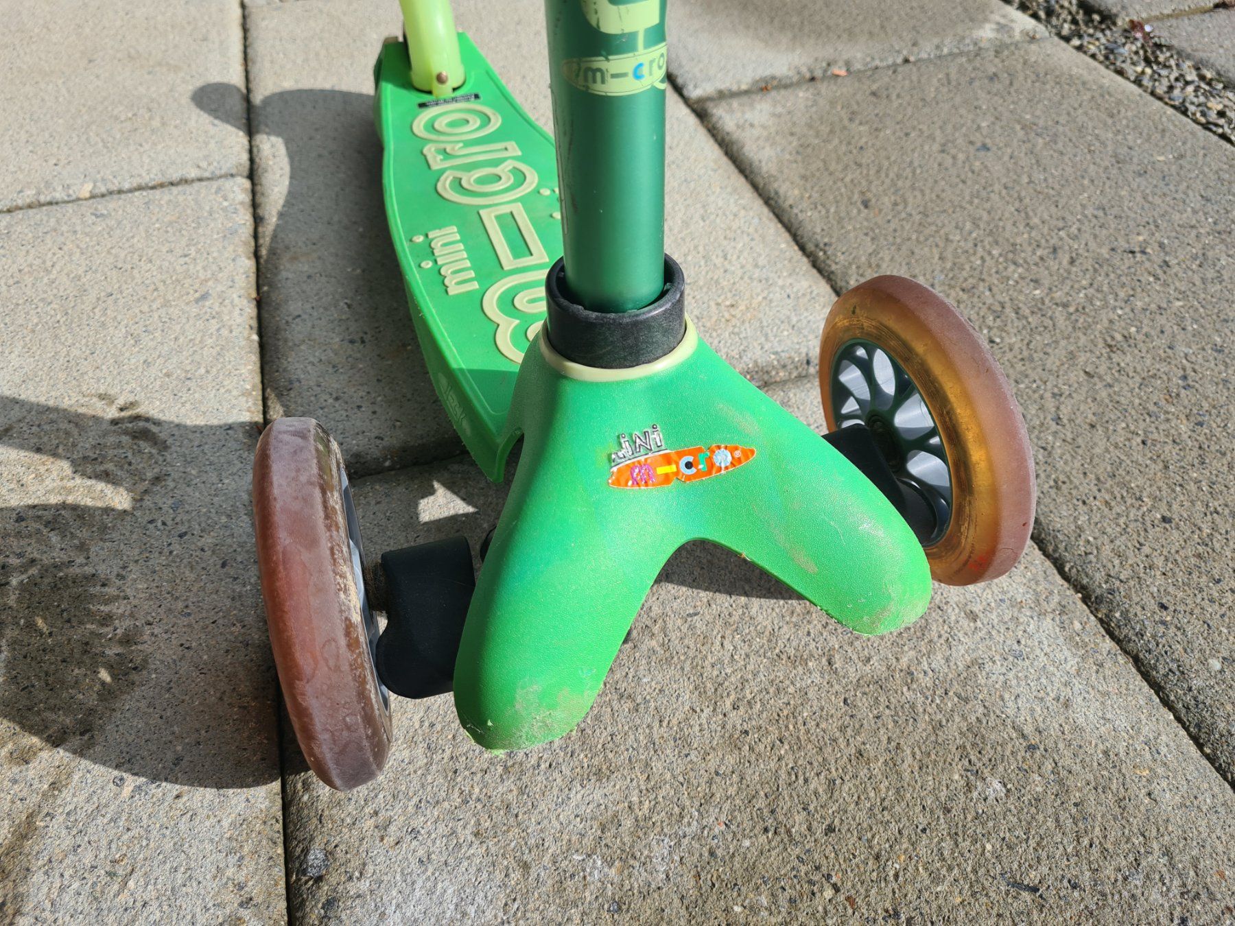 Micro Kickboard: Mini Micro Deluxe Scooter Grün – Usato da Zumikon venduto da daryona 1
