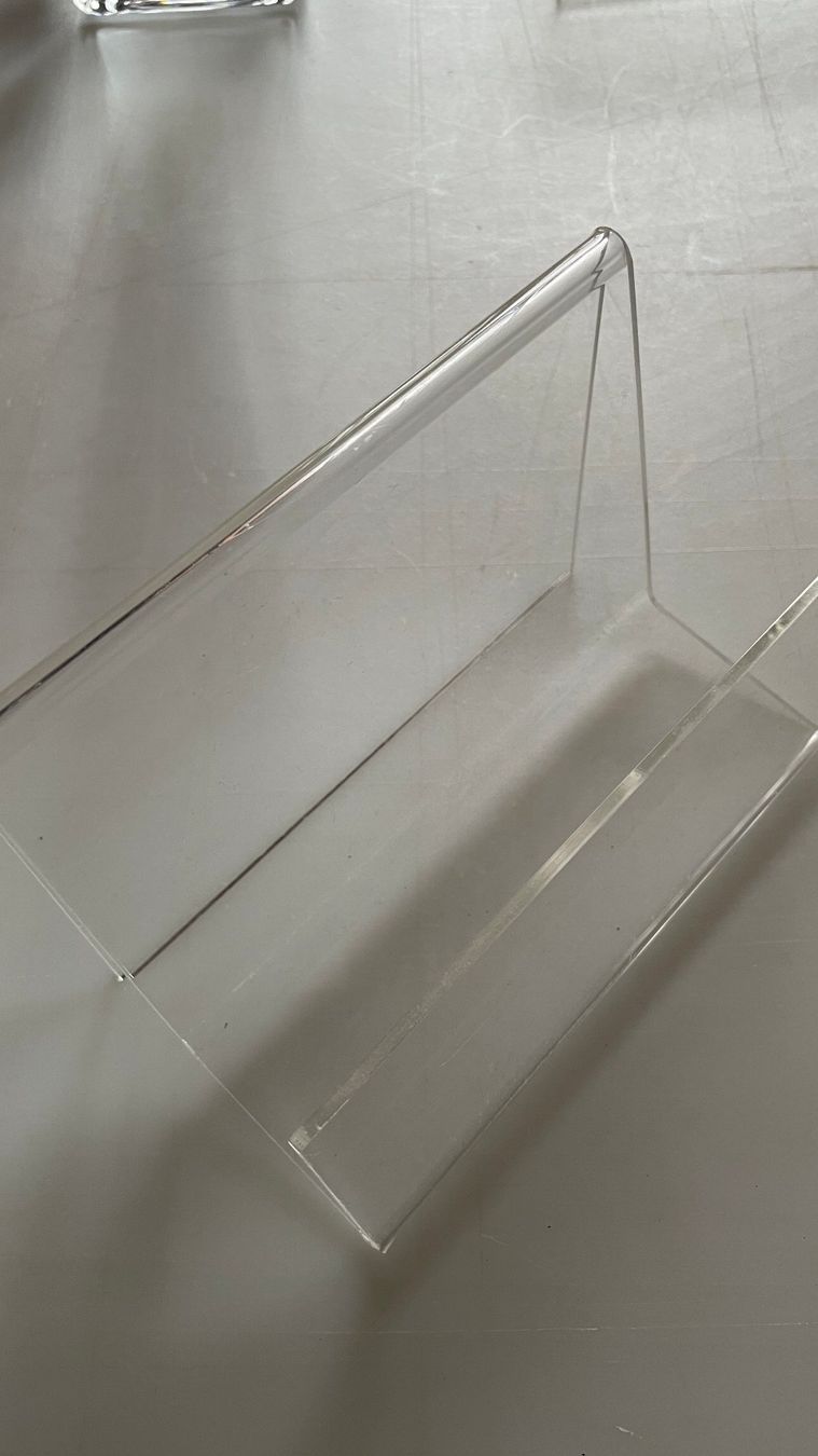 Sonstige Dekorationen & Accessoires: Buchstütze aus Acrylglas – Gebraucht aus Glattfelden von cybermaxx