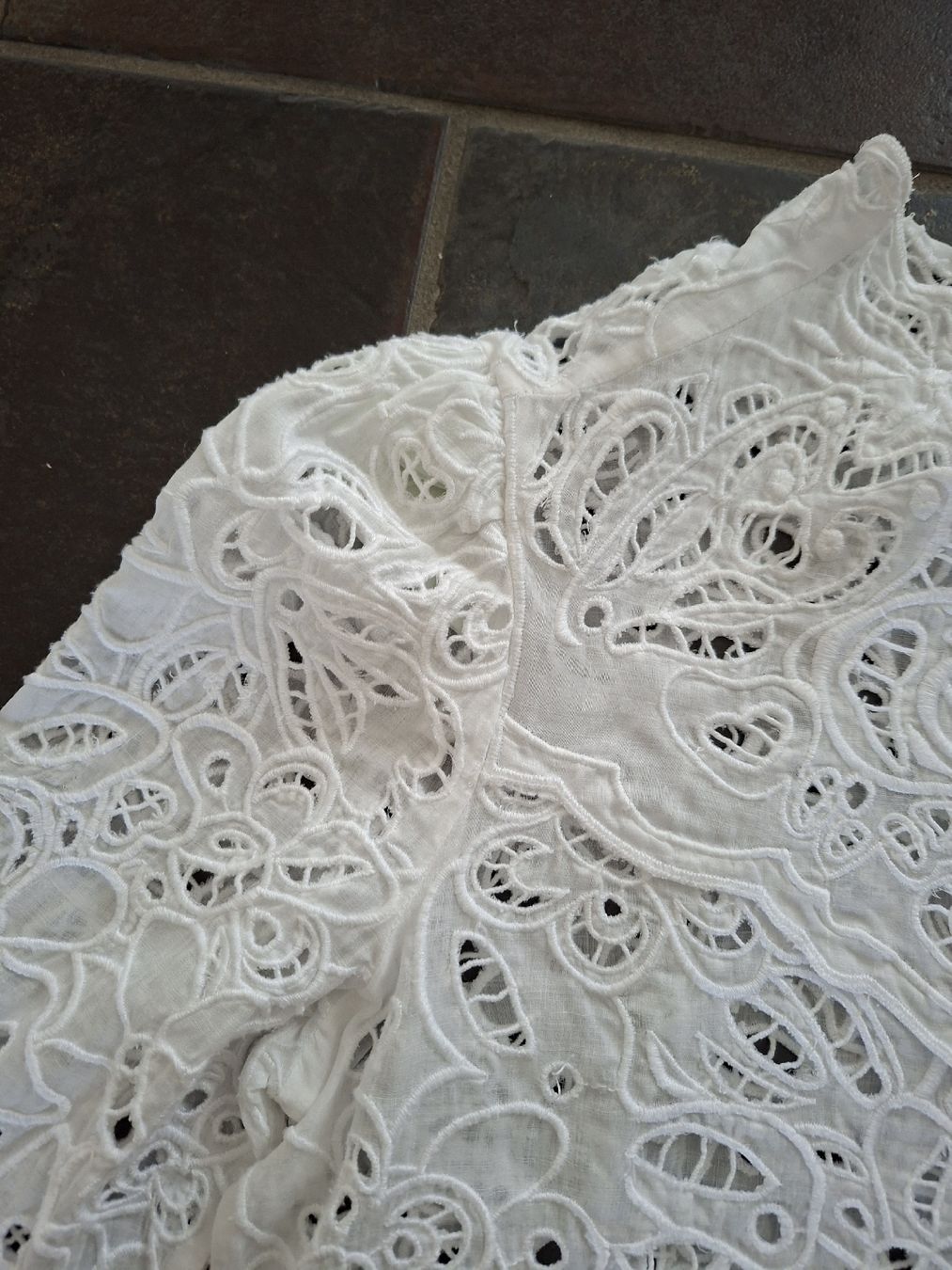 Isabel Marant Chemisiers: Blouse blanche en dentelle Isabel Marant,  taille M – D'occasion à Riaz par car_8smd 4