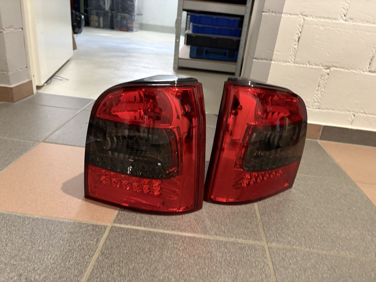 Audi Alle Autoersatzteile: Rückleuchten Audi  A4/S4/Rs4 – Gebraucht aus Oberwil (Dägerlen) von 1997