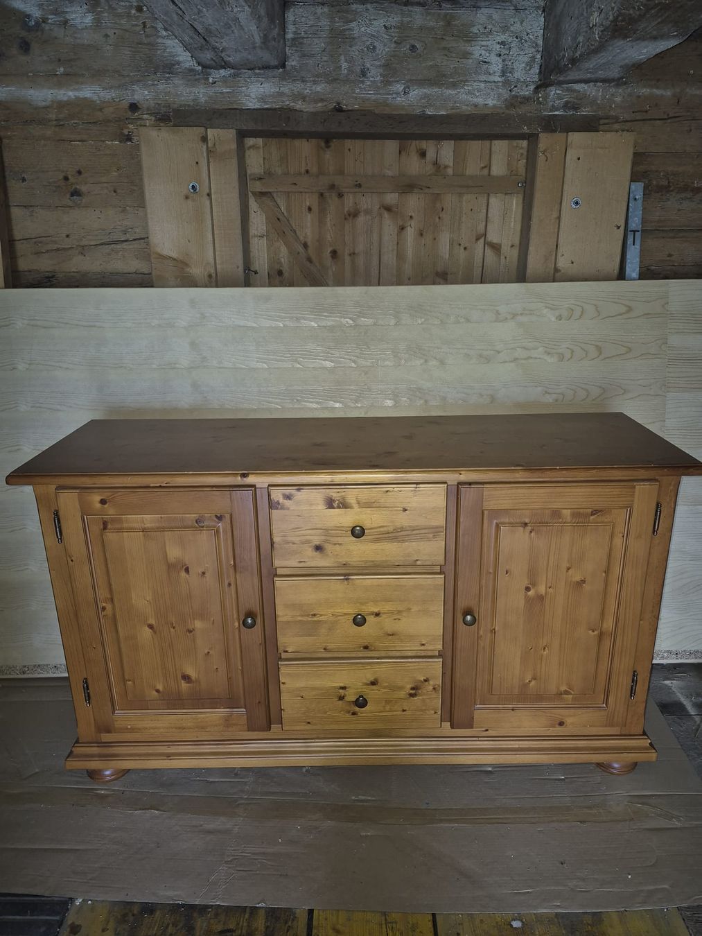 Cassettiere: Sideboard / Kommode Fichte gebeizt lackiert – Usato da Flumserberg Bergh venduto da tamaramullis
