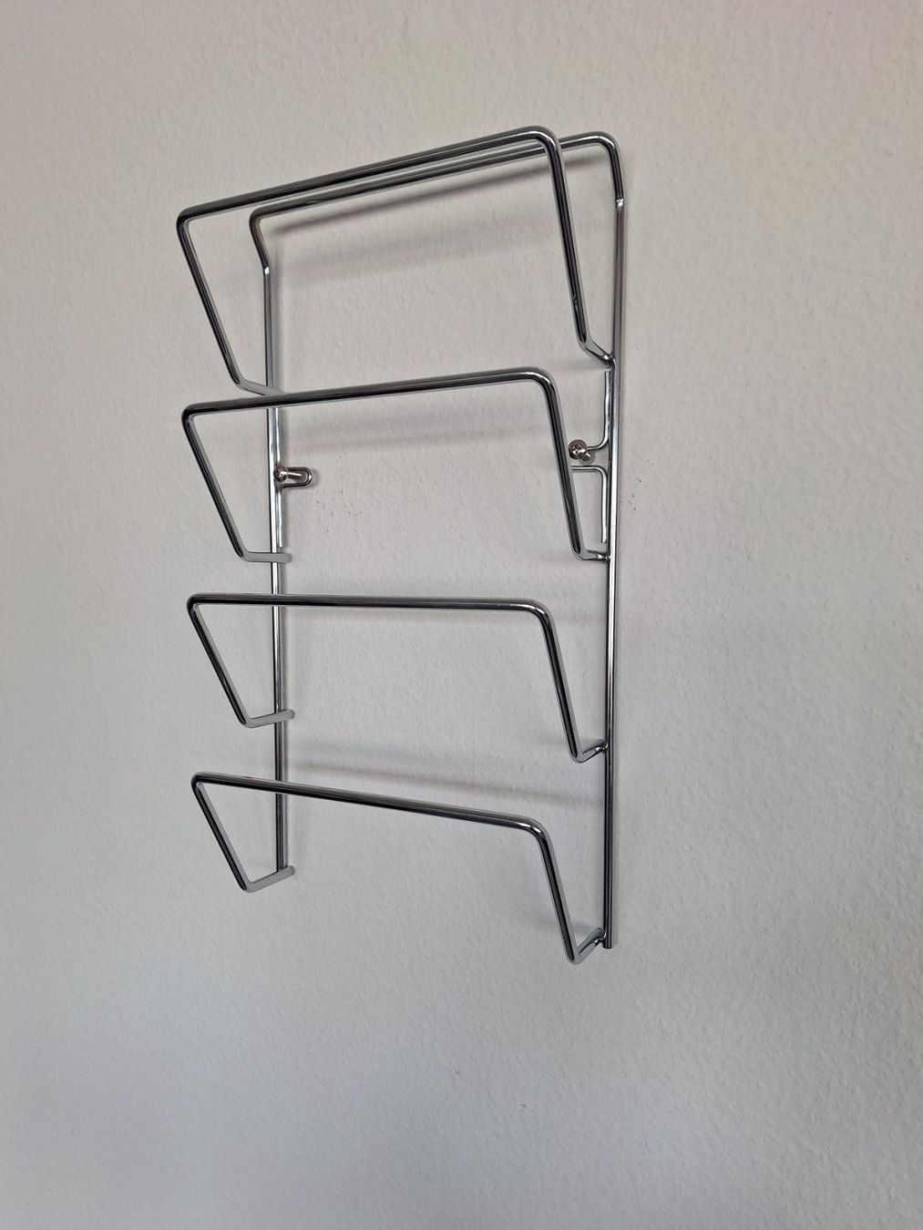 Supporti a parete: Wand-Zeitungshalter verchromt, 4 Fächer – Nuovo (secondo la descrizione) da Spreitenbach venduto da Ringog 3