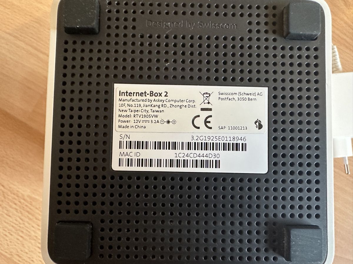 Swisscom Modem & Router: Swisscom Internet-Box 2 - Top Zustand – Usato da Walterswil (BE) venduto da RoHo-81 2
