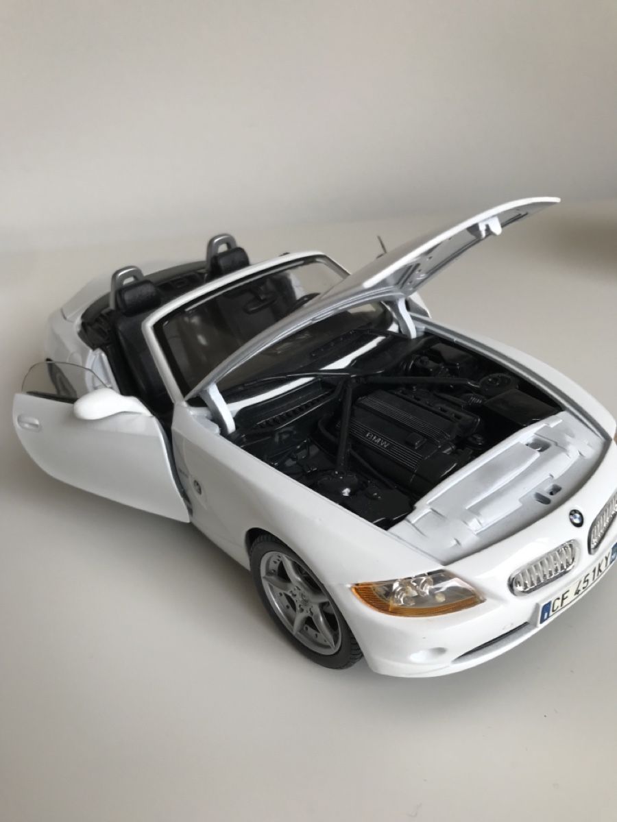 Bburago Modellini d'auto: Bburago 1:18 BMW Z4 – Usato da Meilen venduto da Exclusive00 7