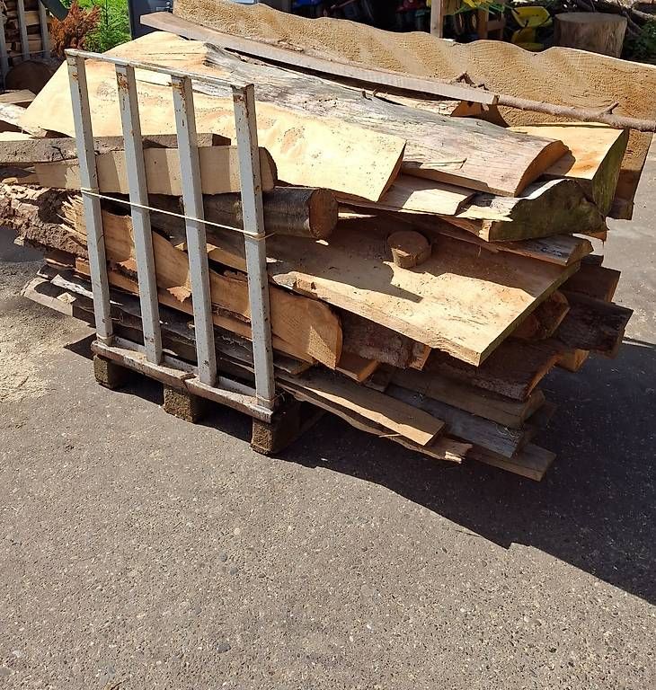 Articoli in legno: Schwartenbretter, Abschnitte, Brennholz – Usato da Mettendorf TG venduto da 892421