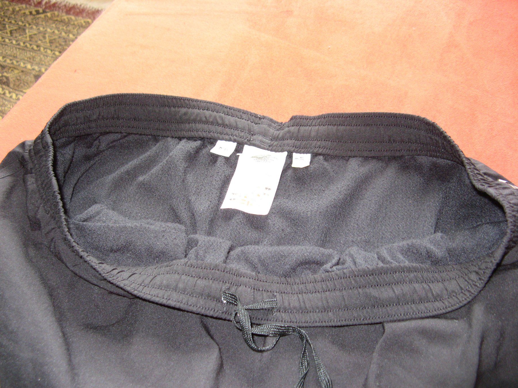 Adidas Pantalons: Adidas Shorts Gr. 40 – D'occasion à Zürich par apil 3