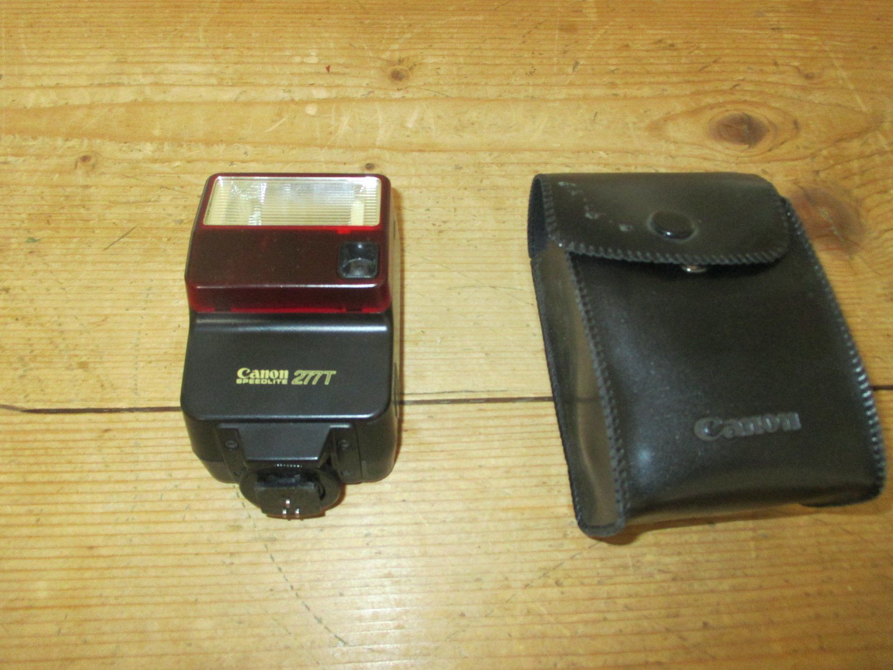 Canon Flashs: Canon Speedlite 277T Blitzgerät – Défectueux à Flims - Dorf par Stagediver