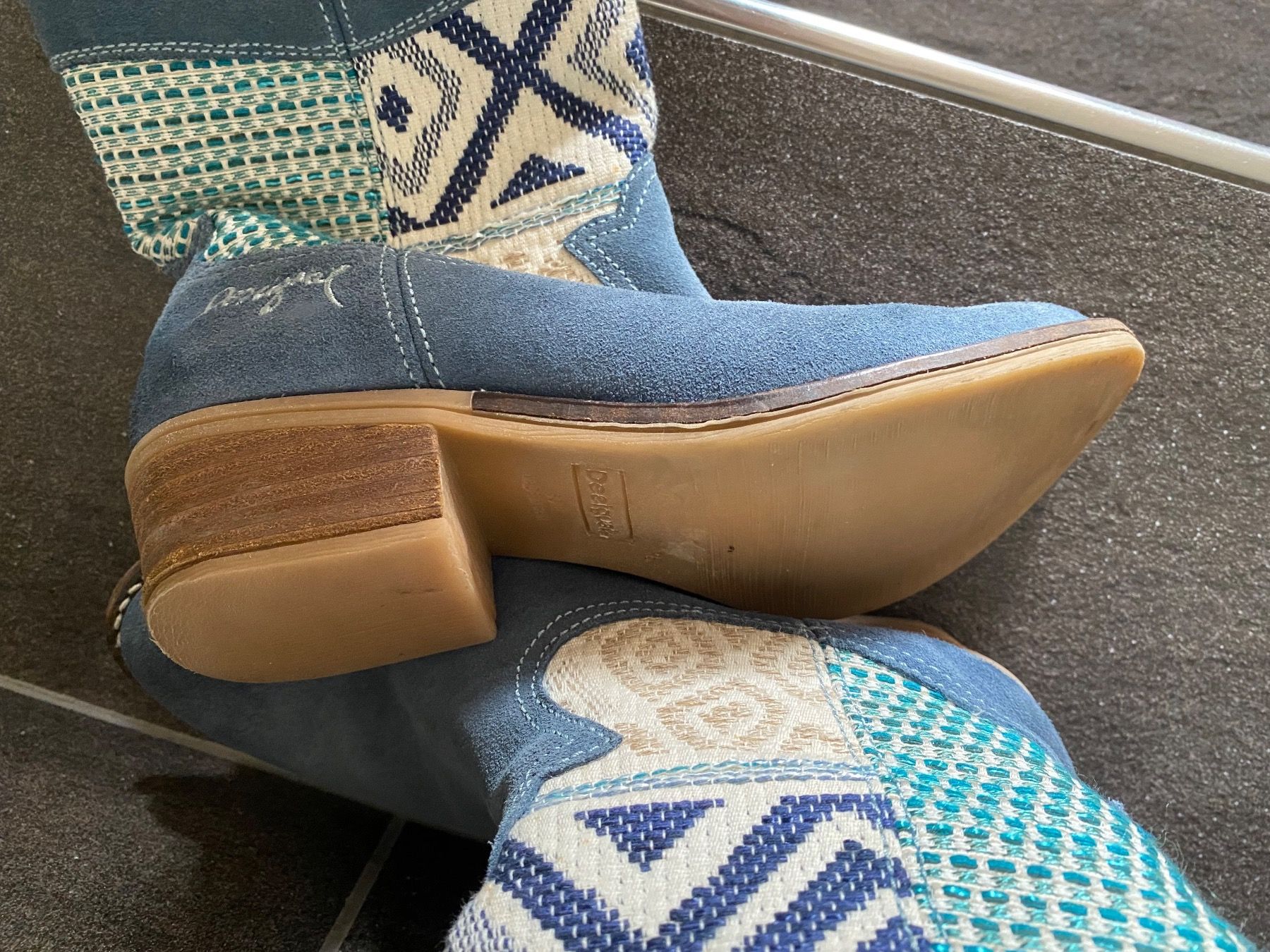 Desigual Scarpe da donna: Desigual Boots 38 – Usato da Balsthal venduto da Uroby 2