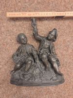 Burschen mit Weinreben Bronze, antik.