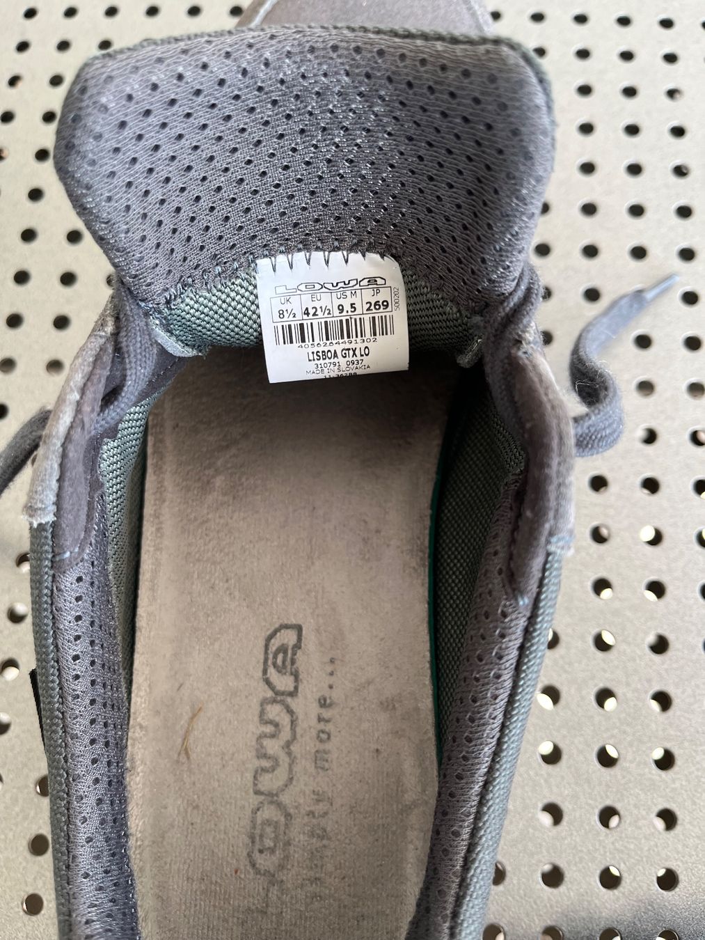 Lowa Herrenschuhe: Trekkingschuhe LOWA Goretex, Grösse 42 – Neu (gemäss Beschreibung) aus Amriswil von Velowenk 3