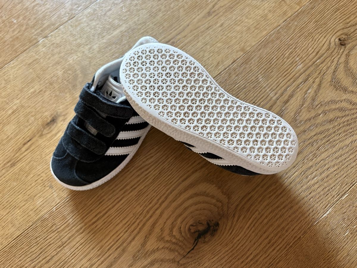 Adidas Schuhe für Jungen: Adidas Gazelle Kids Gr. 26 – Gebraucht aus Serneus von bragi 2