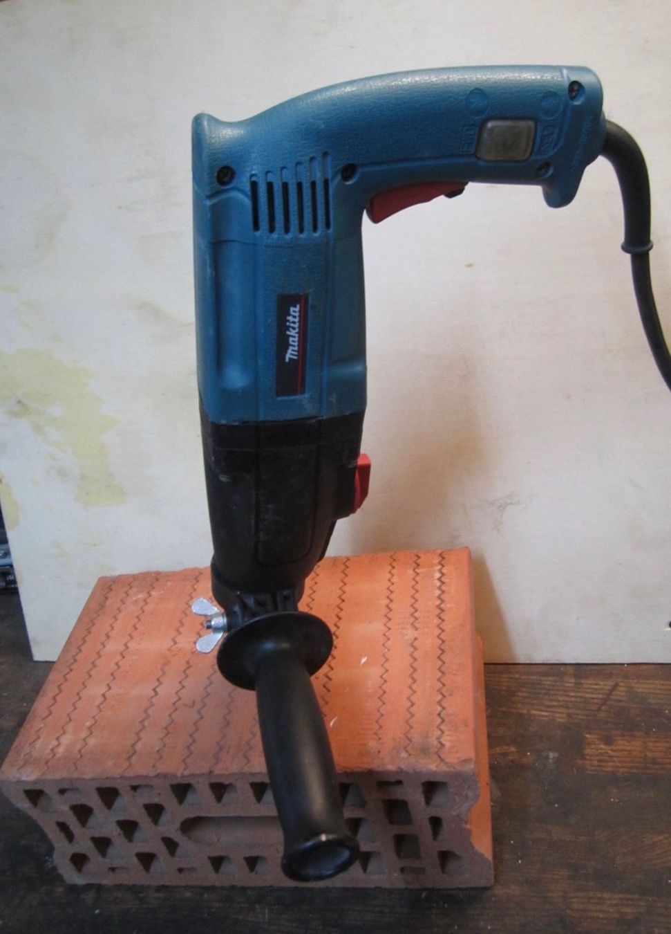 Makita Trapani: Makita Hammer Drill Used Condition – Usato da Niederrohrdorf venduto da Reisekai 1
