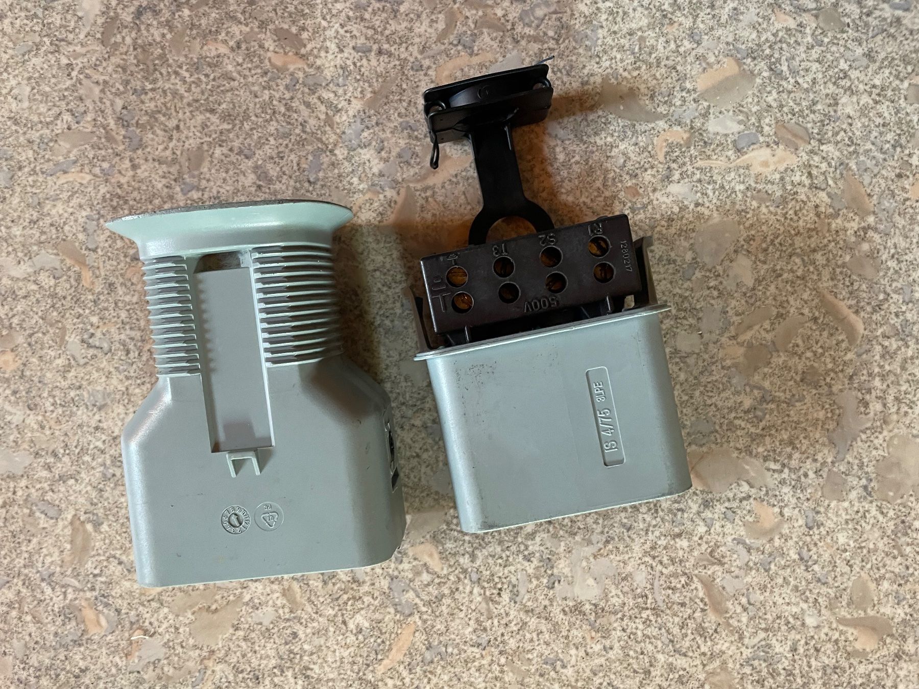 Stecker: Stecker J75/ 4 Polig – Gebraucht aus Huttwil von Bolpa 5