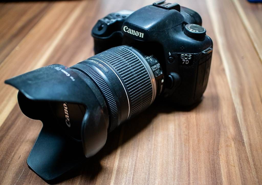 Fotocamera: Fotocamera CANON 7D con vari obiettivi e accessori – Usato da Cresciano venduto da Guajiro65 4