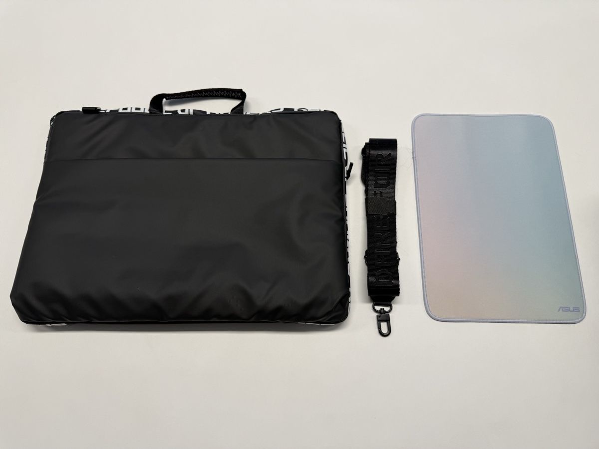 Asus Borse: ASUS ROG Ranger Laptoptasche mit Mausmatte ASUS – Nuovo (secondo la descrizione) da Allschwil venduto da Vespalino48