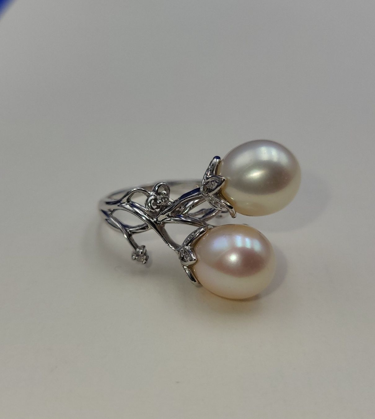 Anelli: 585 Weiss Gold Ring Mit Brillanten Und  Perlen – Usato da Wald ZH venduto da Aniade 7
