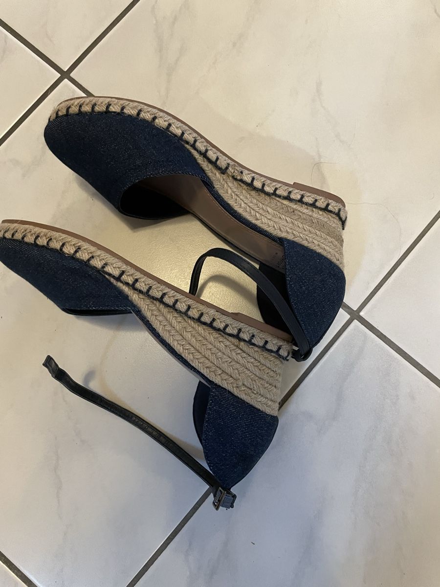 Scarpe da donna: Keilsandalen 1xgetragen – Usato da Menziken venduto da FS-Creativity 2