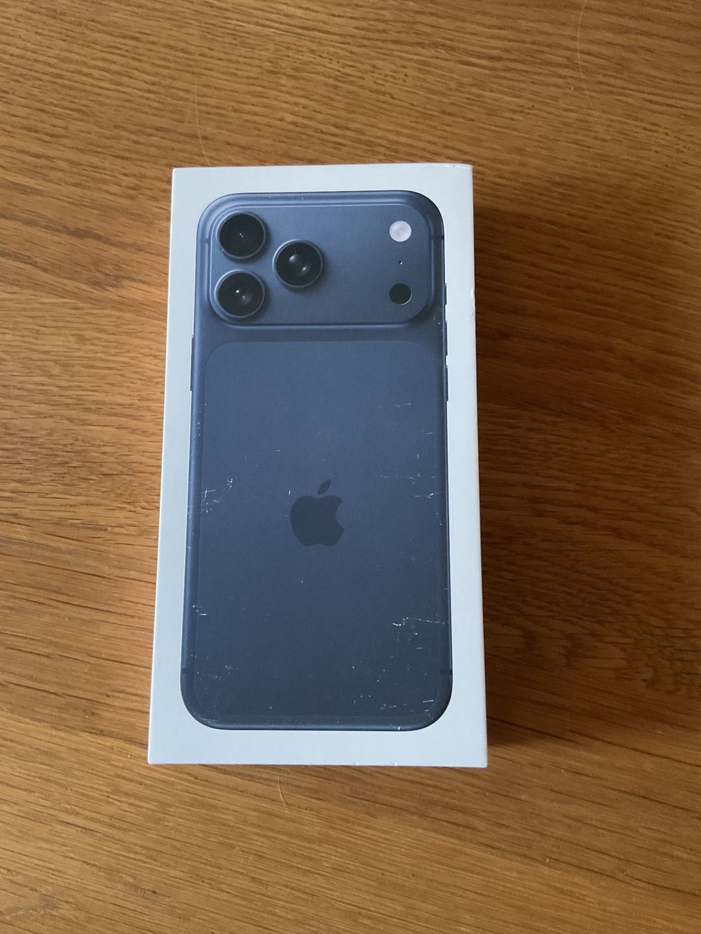 Apple Telefoni cellulari / Smartphones: iPhone 17 Pro Max 256GB Dunkelblau – Nuovo (secondo la descrizione) da Oberembrach venduto da BulldoggBen9 4