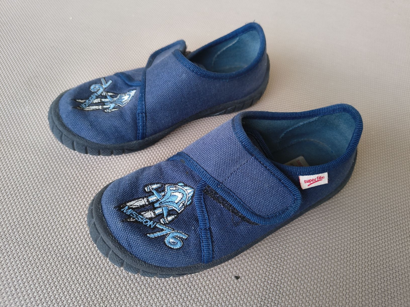 Superfit Schuhe für Jungen: Hausschuhe Grösse 26 – Gebraucht aus Thun von man_fg9v 1