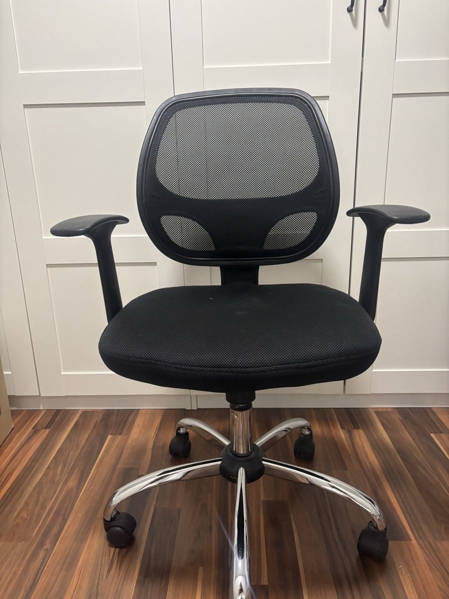 Chaises: Bürostuhl schwarz – D'occasion à Beromünster par Ana.8