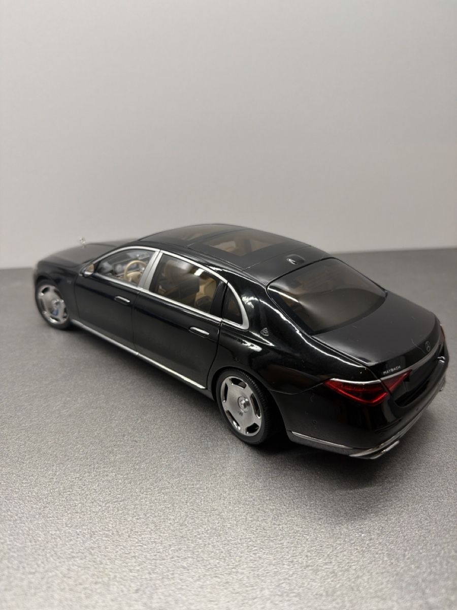 Mercedes-Benz Modellini d'auto: Mercedes Maybach S Klasse Almost Real – Nuovo (secondo la descrizione) da Brunnen venduto da diecastflave 1