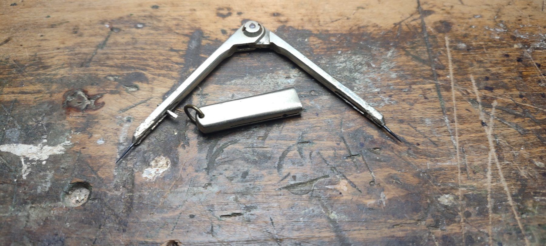 Zirkel: Wunderschöner alter Präzisions Zirkel – Gebraucht aus Gelterkinden von MYSTOREFORYOU4460 4