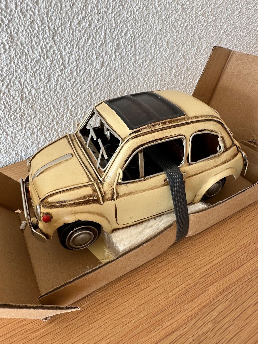 Fiat Modellautos: Fiat 500 Modellauto beige wie Neu – Gebraucht aus Glattpark(Opfikon) von AydenM 1