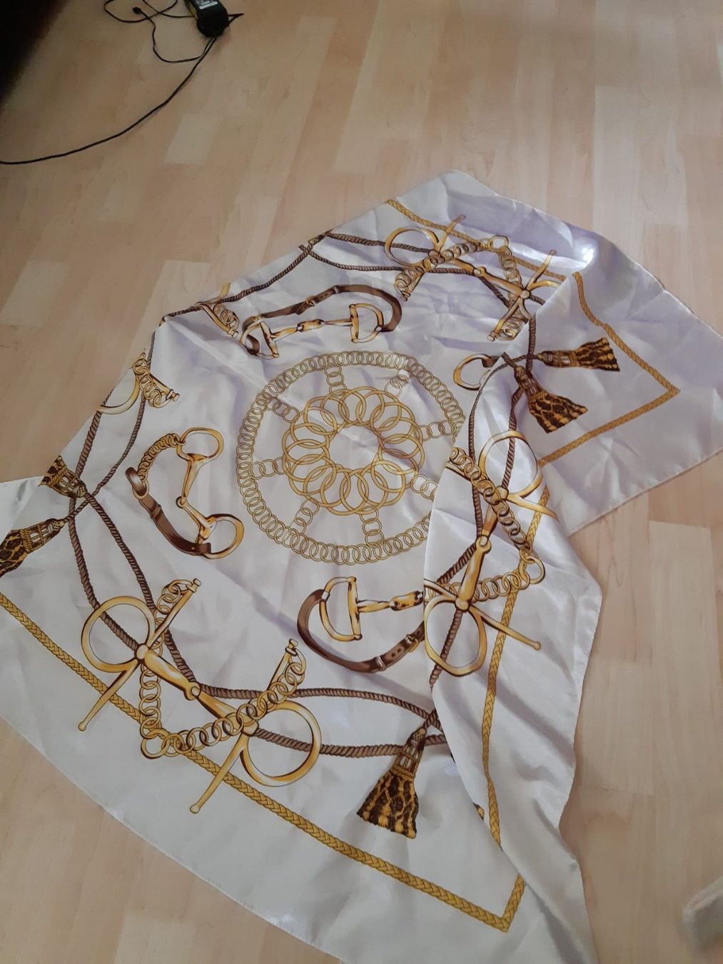 Lotti di vestiti: MARKENKLEIDERPAKET GR. 42-44 L 5stk. – Usato da Sachseln venduto da jocaso 6