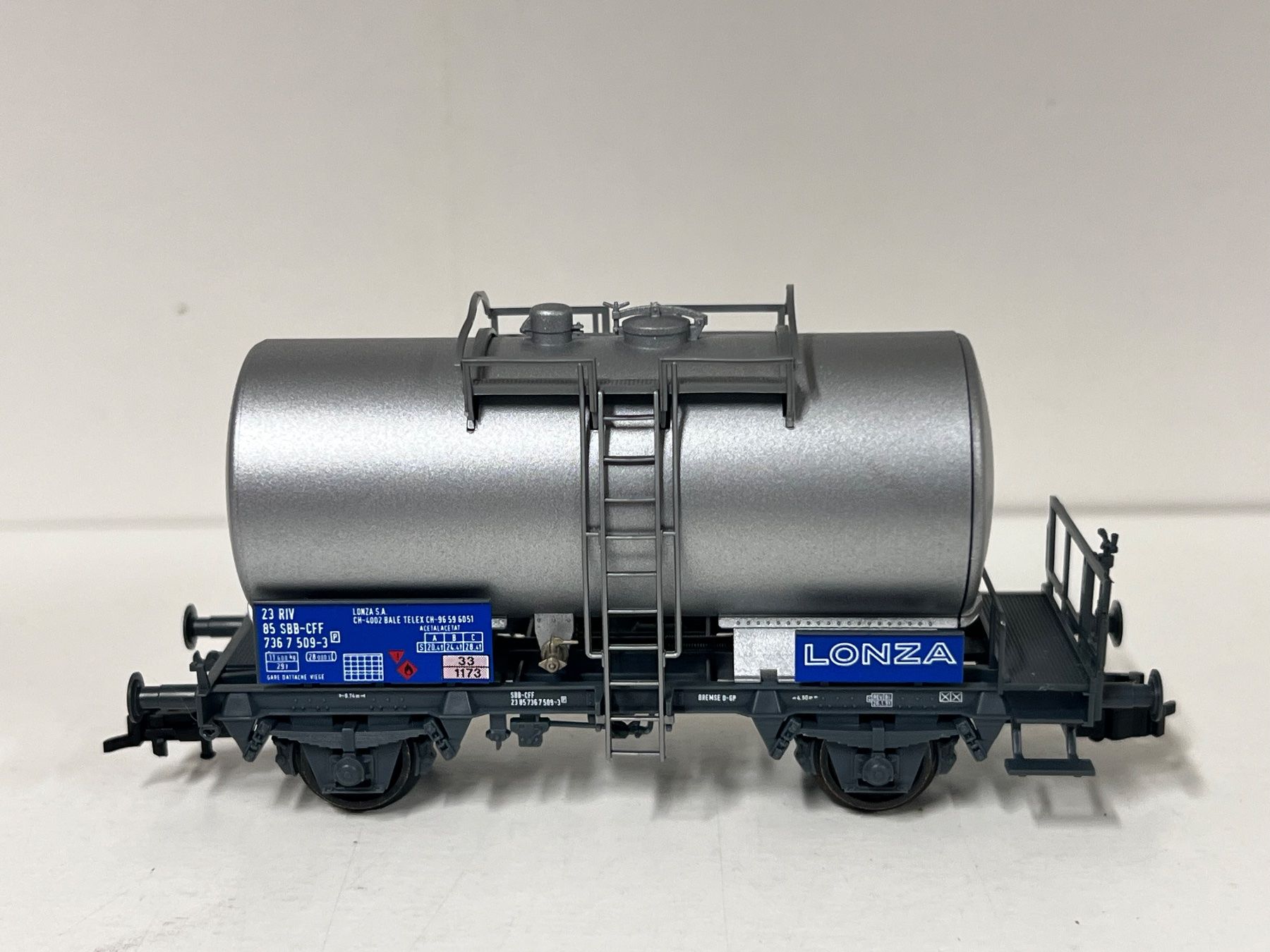 Fleischmann Modellini di ferrovie: Kesselwagen LONZA SBB Fleischmann H0 – Nuovo e nell'imballaggio originale da Geroldswil venduto da TopTrain54 2