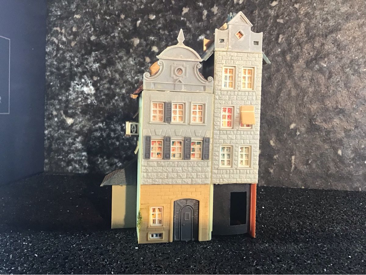 Kit di modellismo & Modellini statici: MODELL GEBÄUDEHAUS – Usato da Männedorf venduto da Spezial-Modelle 2