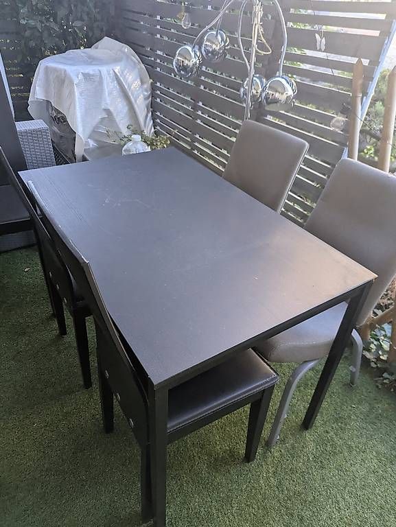 Tische: Table à manger noire  4 personnes – Neu und originalverpackt aus Lausanne von vik_l9np
