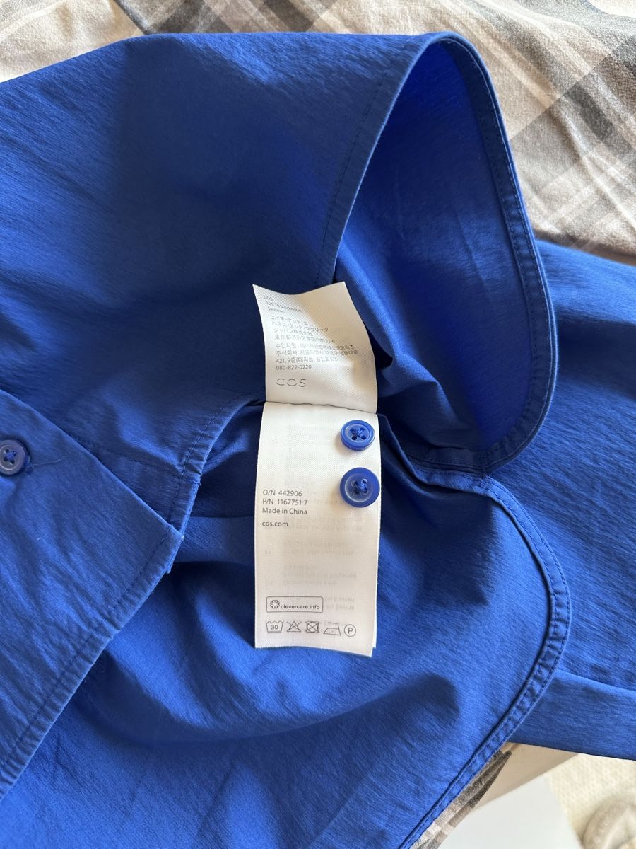 Cos Blusen: COS Damen Bluse blau Grösse M kurz – Gebraucht aus Orvin von mboder 3