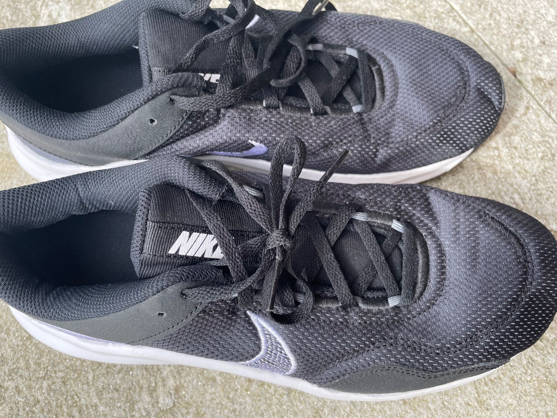 Nike Scarpe da uomo: Nike Legend Essential 3 Gr. 43 – Nuovo (secondo la descrizione) da Uster venduto da scp25 3