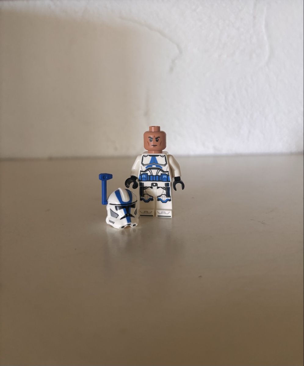 Lego Statuette: 501st Offizier Minifigur – Usato da Sissach venduto da Geopatral