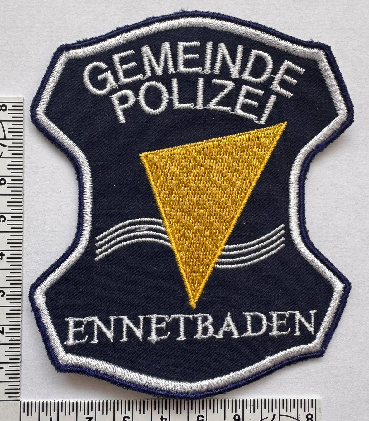 Placchette & Badge: 1 Polizei Abzeichen Gemeindepolizei Ennetbaden – Nuovo (secondo la descrizione) da Zürich venduto da Policepatch