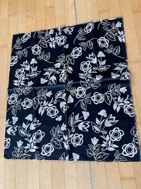 Tessuti: feiner Baumwollstoff Blumen – Usato da Edlibach venduto da Arnoldotto 1