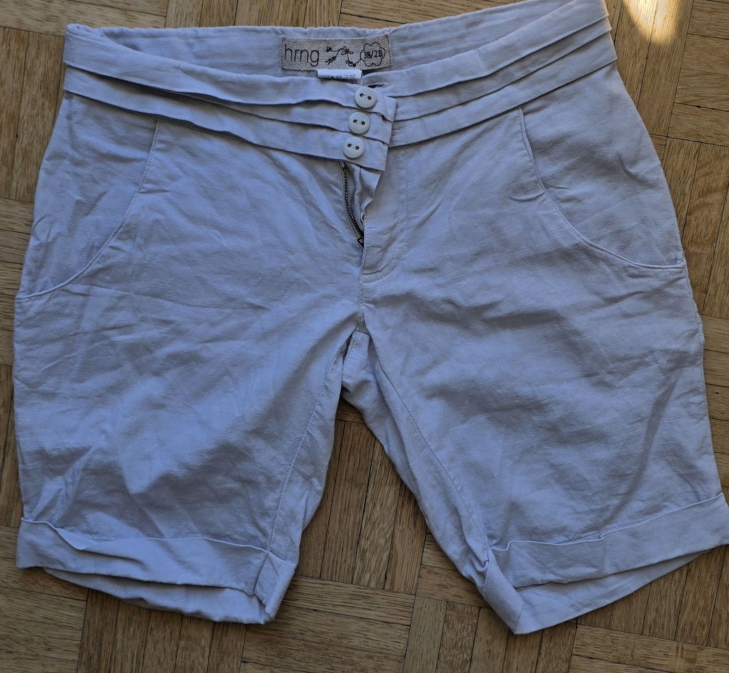 Pantalons: Bermuda en lin gris taille S – D'occasion à Yverdon-les-Bains par van_dq65 2