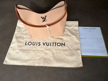 Louis Vuitton Lockme Hobo – elegante Tasche aus Kalbsleder