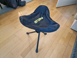 23 Dreibein Stühle (z.B. für Schulklasse)
