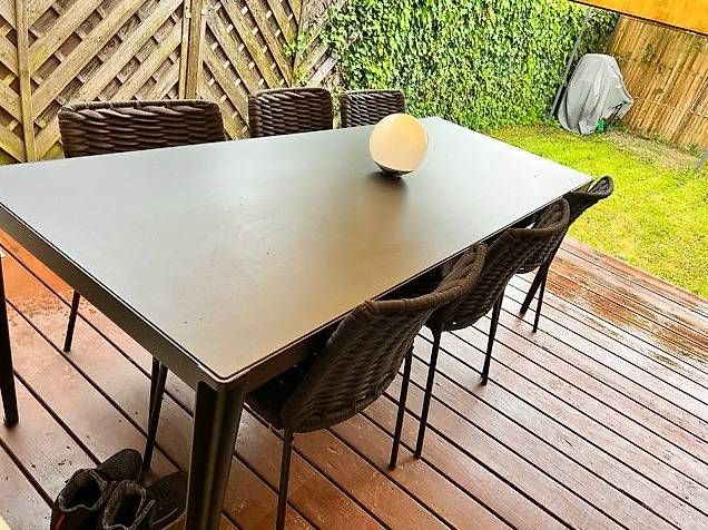 Tischset: Outdoor table and chairs – Gebraucht aus Le Grand-Saconnex von lol_zs8k