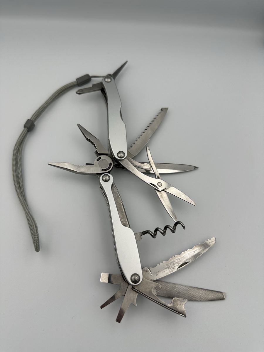 Coltelli tascabile: Neuwertiges Multitool mit Zange - Outdoor/Camping – Usato da Schwende venduto da weesli 1