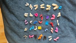 35 Paar Barbie Schuhe gebraucht