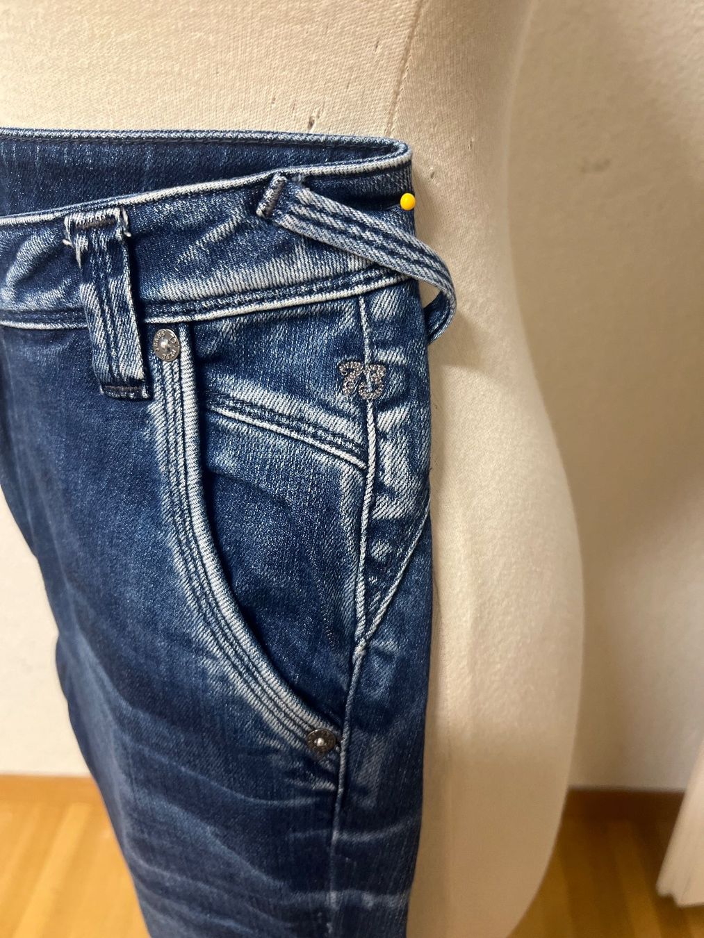 Pepe Jeans Jeans: Lässige Pepe Jeans 27 – Usato da Maienfeld venduto da 8796 2