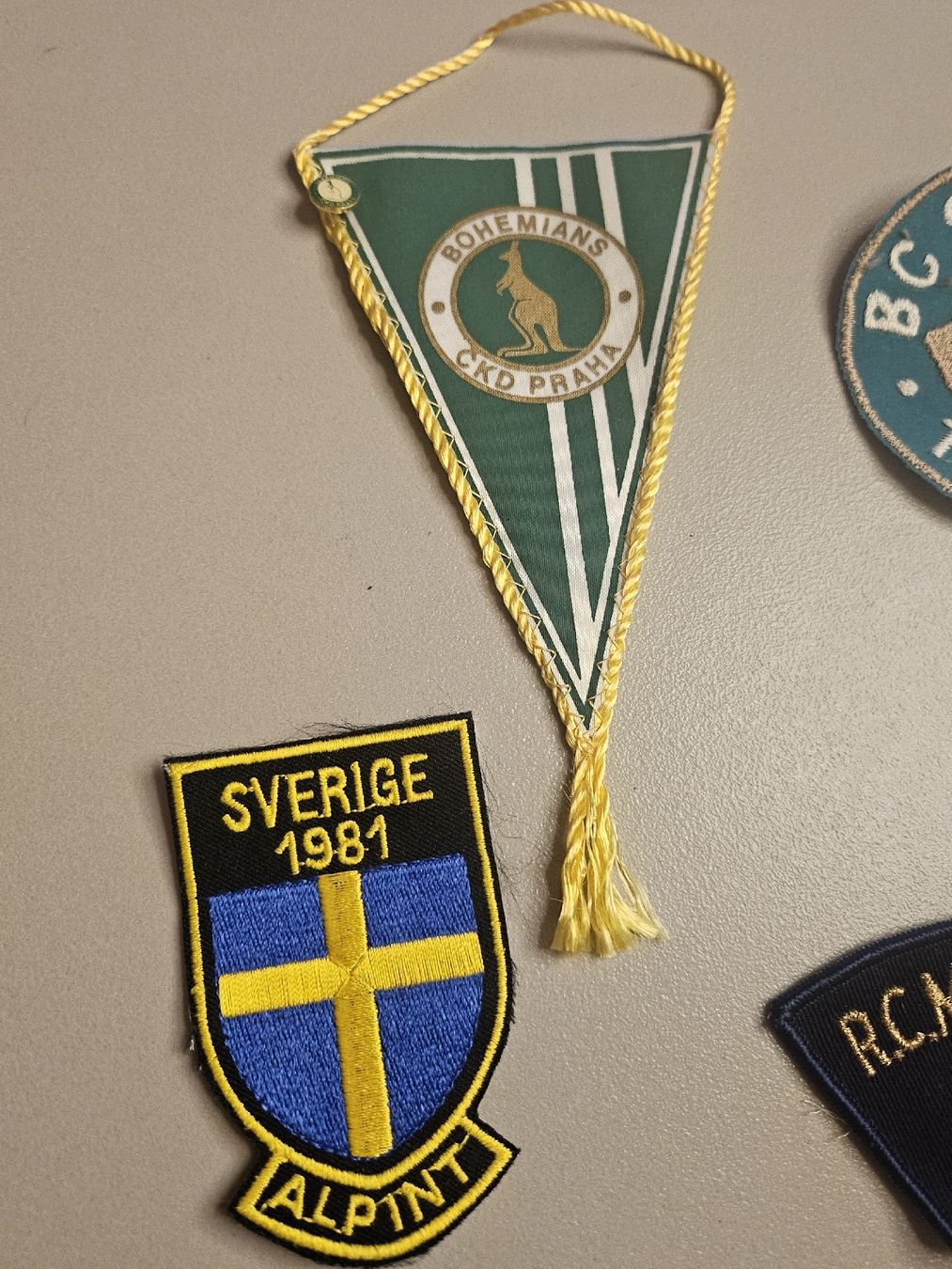 Placchette & Badge: Stoffabzeichen Sammlerstücke 7er Set – Usato da St. Gallen venduto da Cocos_Ricardo 2