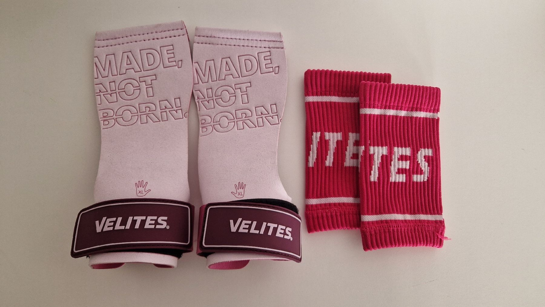 Protezioni & Imbottiture: Velites Quad pro Grips Pink – Nuovo (secondo la descrizione) da Sonnental venduto da emyluna