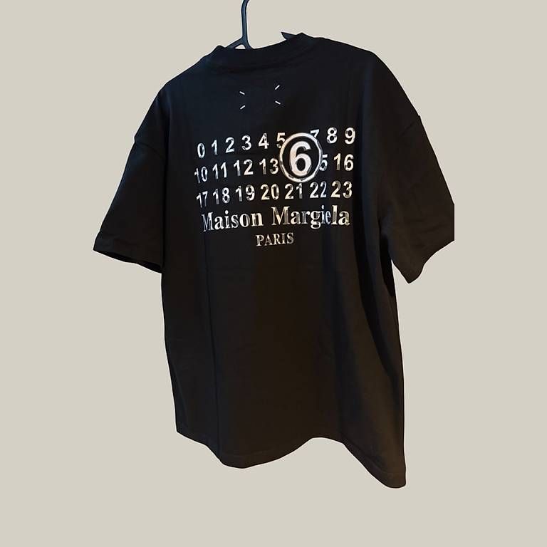 Maison Margiela T-shirt: Maison Margiela T-shirt – Usato da Basel venduto da Leo_6qtr