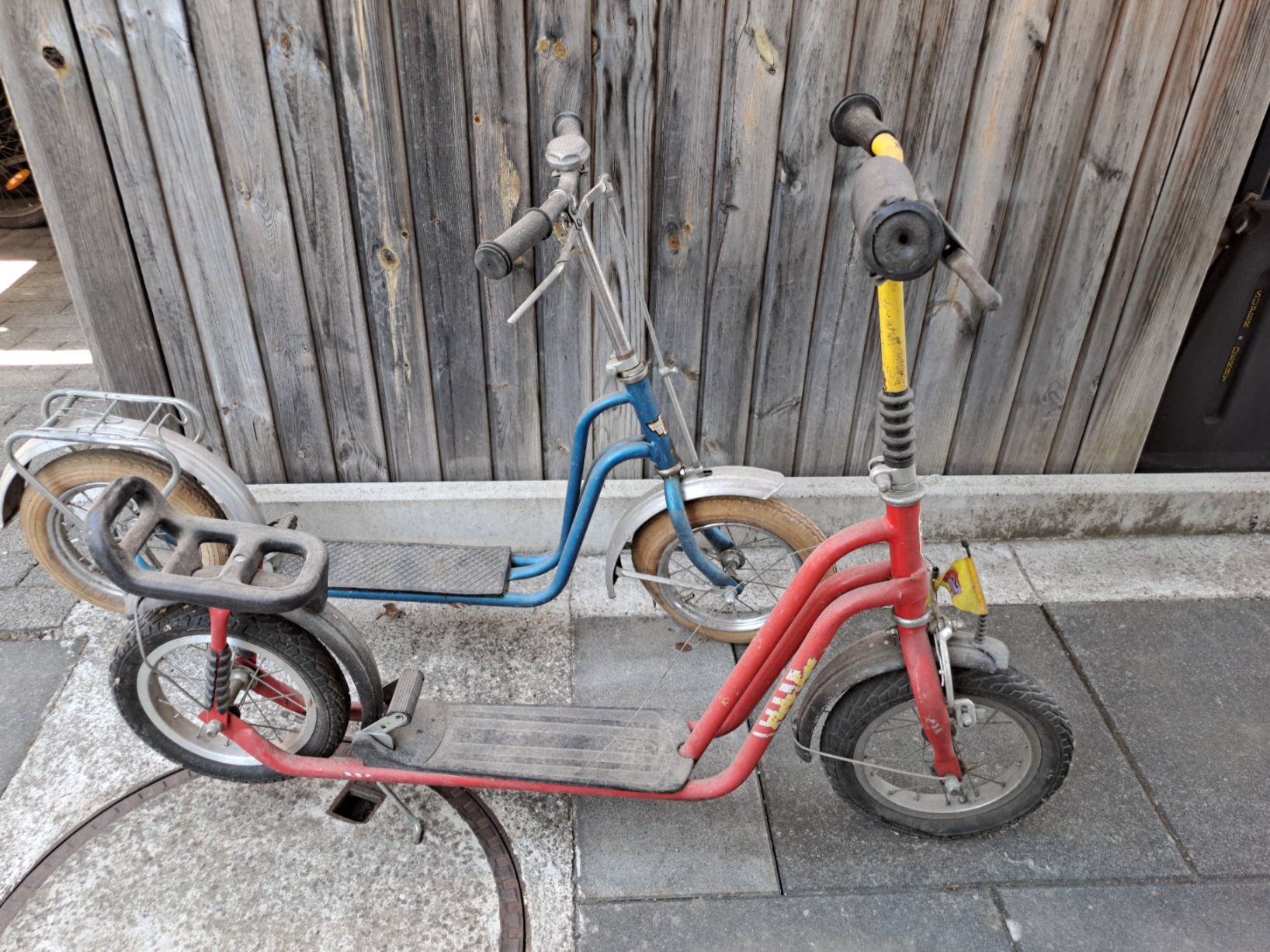 Puky Fahrzeuge für Kinder: 2xTrottinett Gebraucht Defekt – Defekt aus Reiden von vscp5