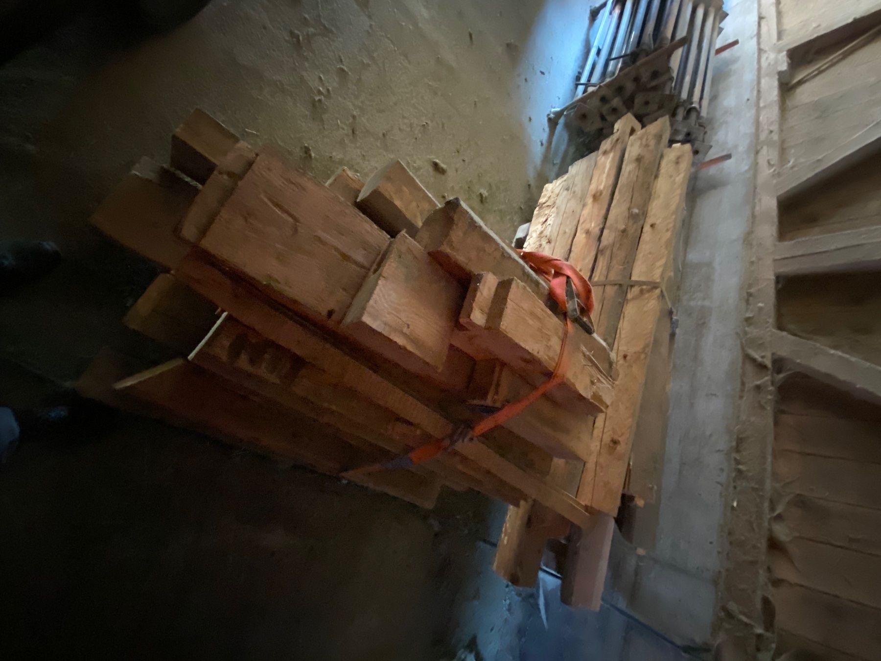 Articoli in legno: Altholzbalken – Usato da Nesslau venduto da sve_9c75 3