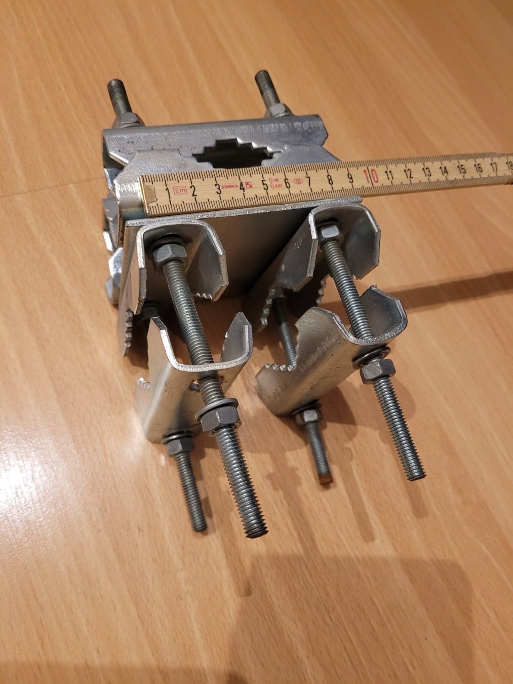 Supporti a parete: SAT Mast-Doppelschelle 2er Set – Usato da Beringen venduto da 8214a1b2