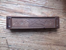 Brienzer Schnitzerei Federkasten / Griffelkasten
